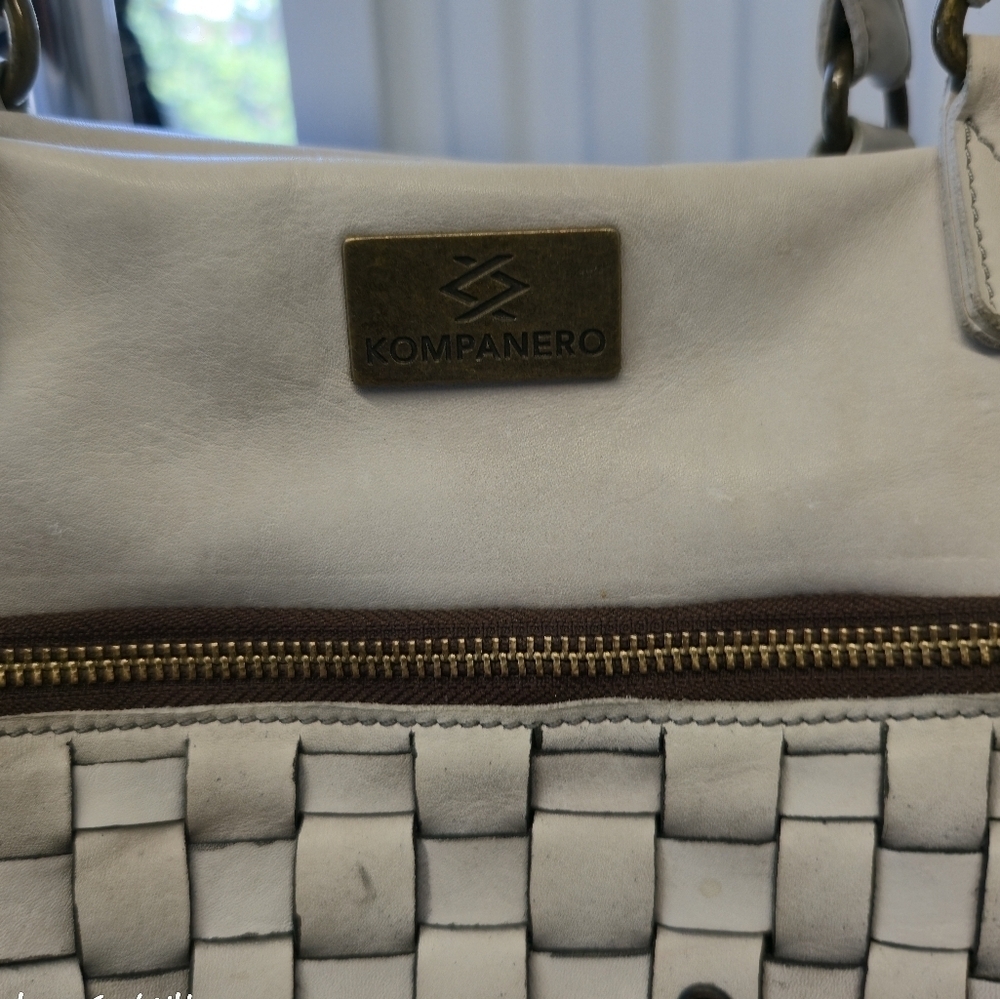 KOMPANERO Cream Braided Leather Purse. - Picture 4 of 11